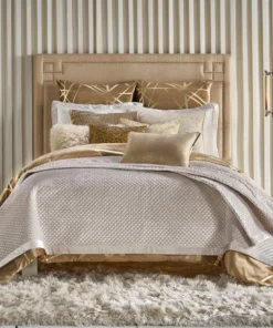 Cloud9d BEDDING Amani Light Beige Quilt Set (2 Sizes)