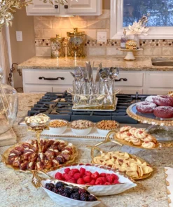 Inspire Me! Home Decor Ceramic Leaf Bowl W/ Gold Detailed Rim (2 Colors)