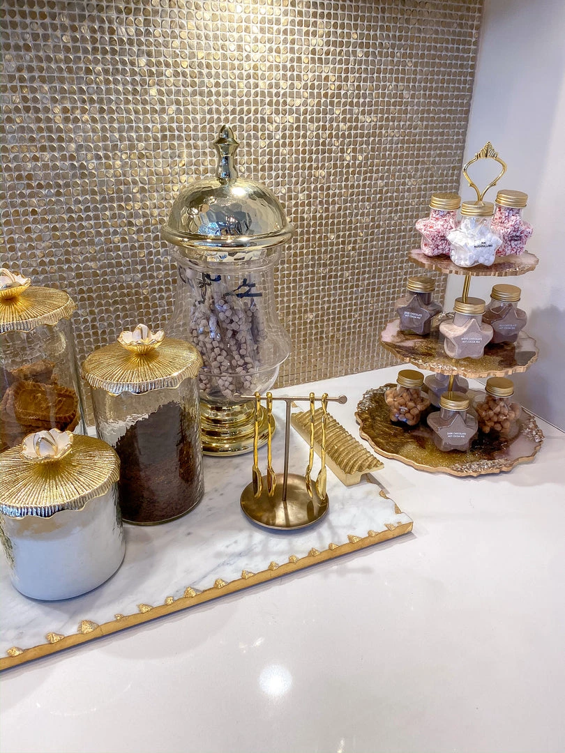 Inspire Me! Home Decor 3-Tiered Resin Cake Stand