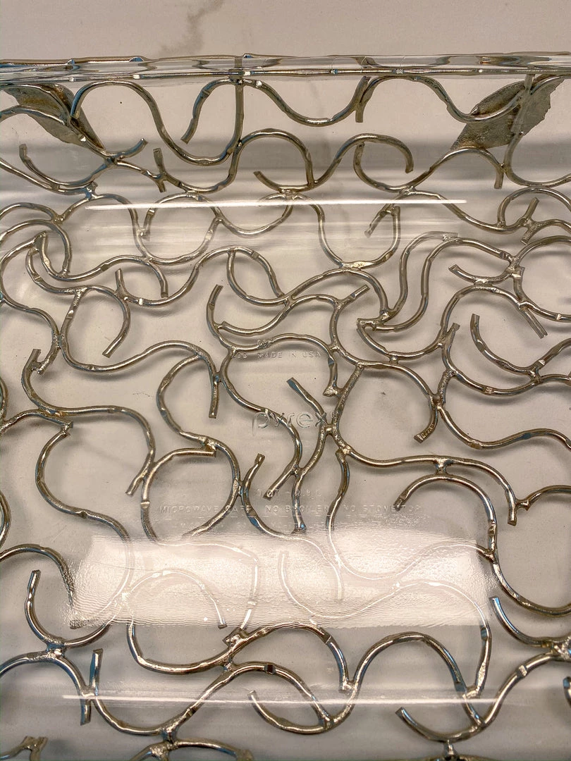 Inspire Me! Home Decor Rectangular Silver Handled Pyrex Holder With Leaf Design